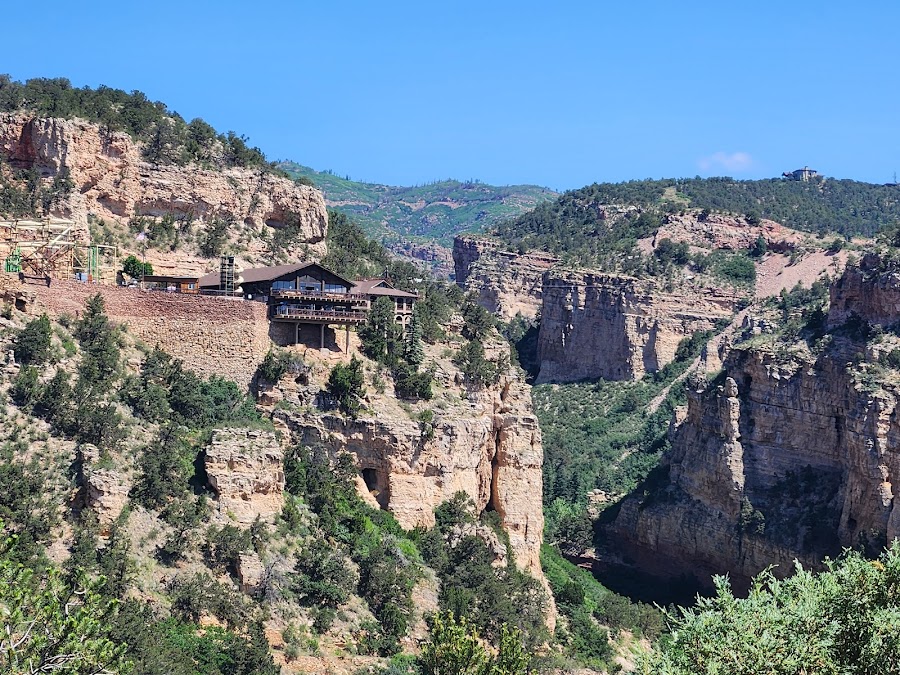 Cave of the Winds Mountain Park