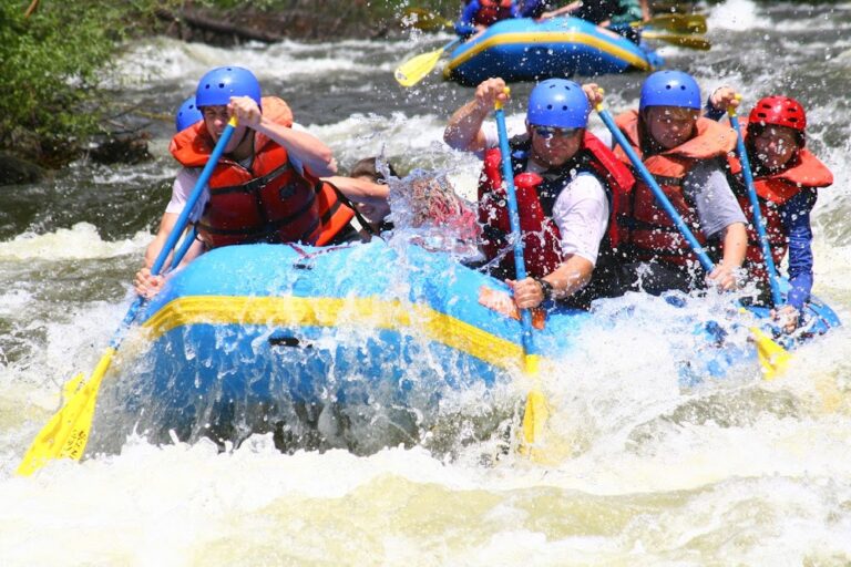 This Colorado River Float Offers an Unforgettable Perspective From Deep Inside an Ancient Canyon