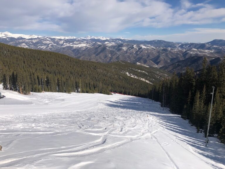 This Colorado Mountain Offers Magical Night Skiing Without the Hours of Mountain Traffic