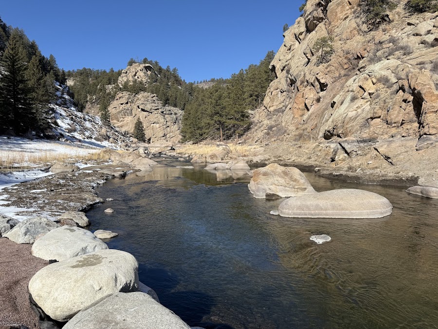 Mountain River Lodge