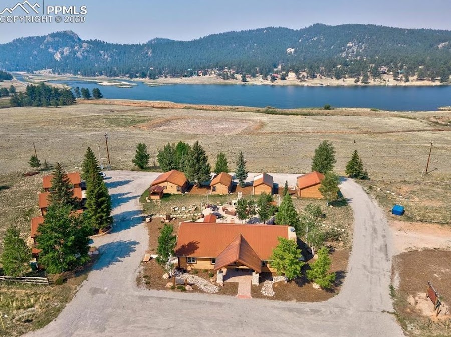 Mountain River Lodge