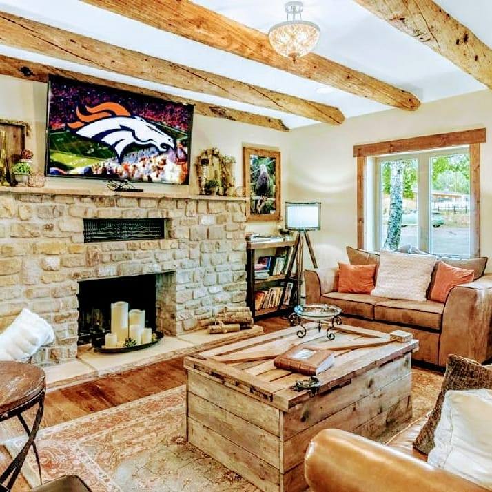 Mountain River Lodge