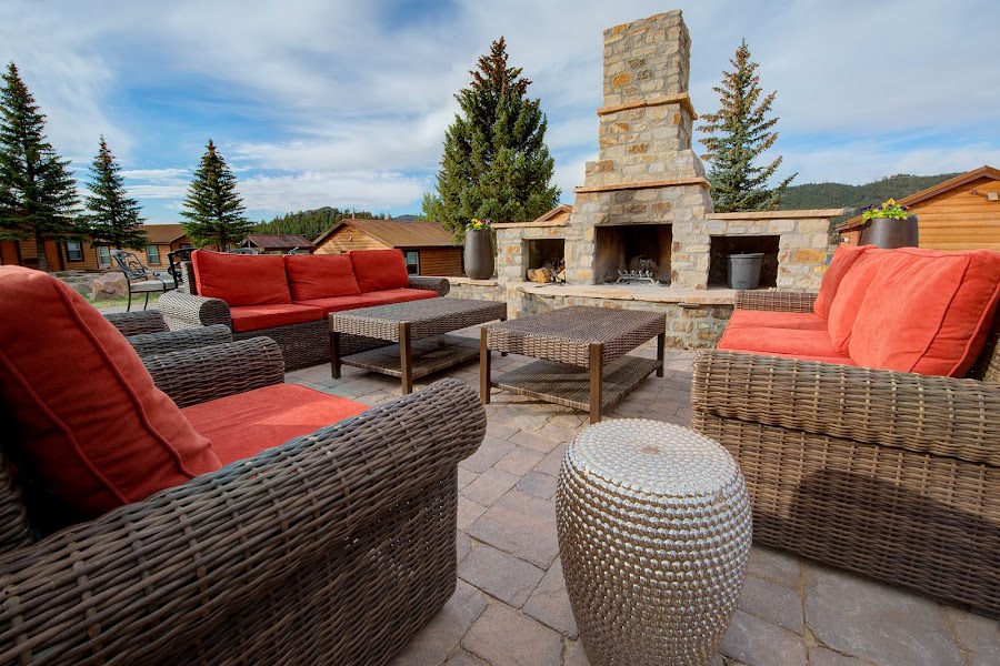 Mountain River Lodge