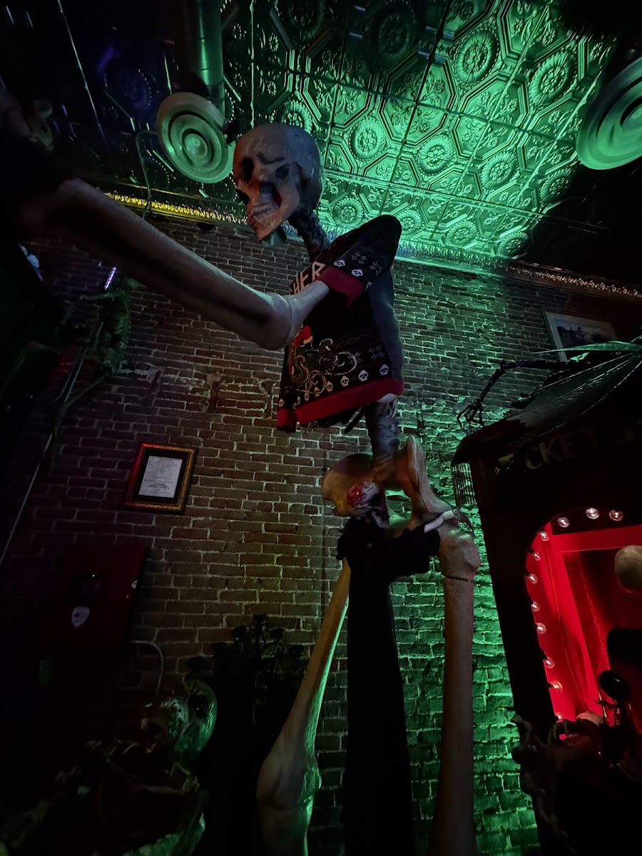 Honor Farm, Haunted Spirit House